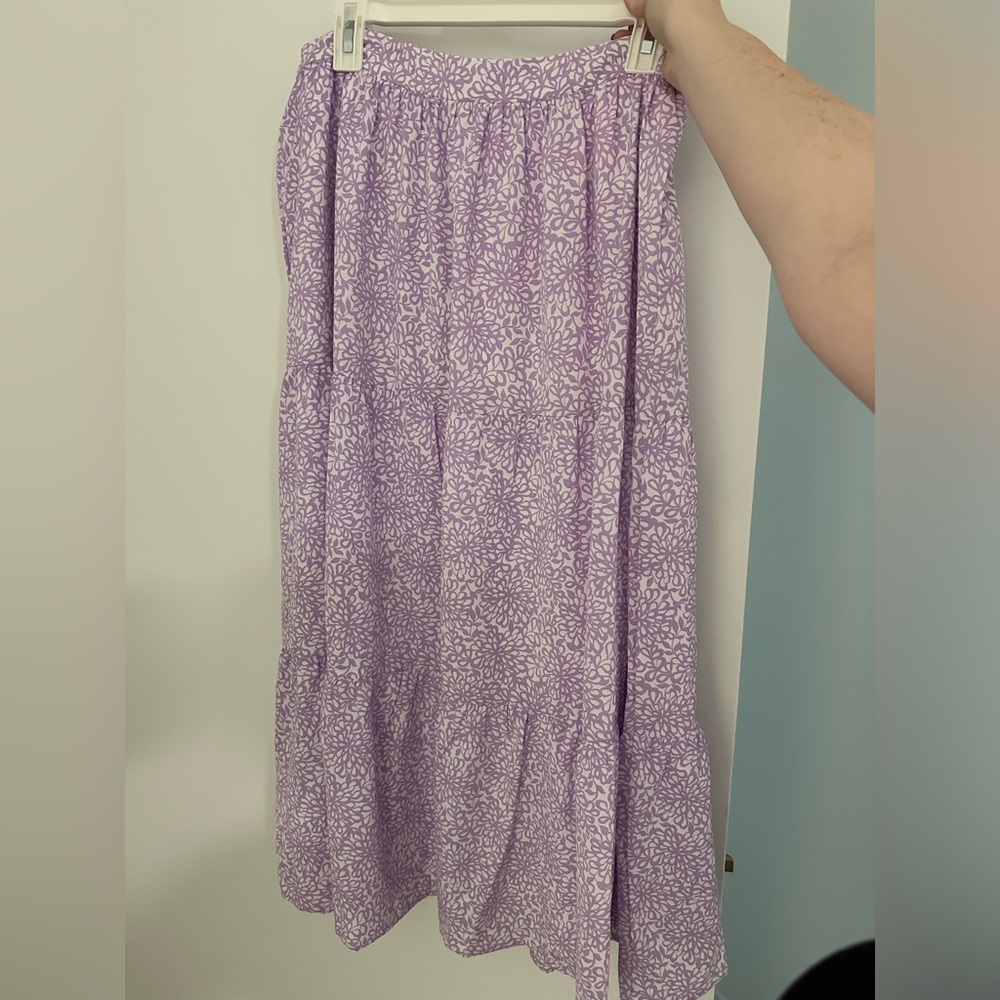 NWOT. Riley & Rae Printed Maxi Skirt! Size: M.